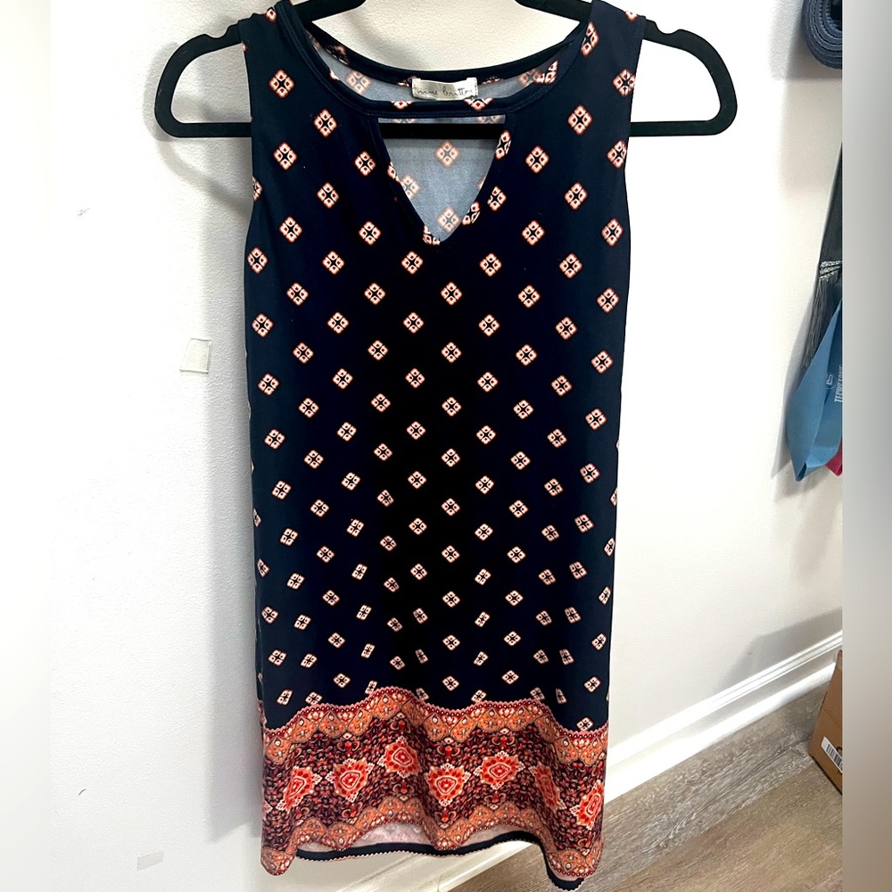 Casual Small Knee-Length Cotton/Jersey Dress in Navy Blue, White, and Orange/Red